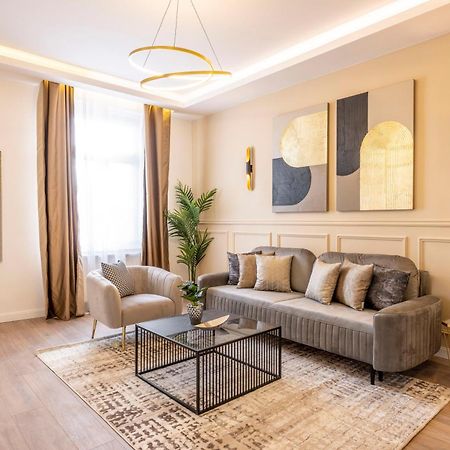 Luxury & Classy Central Apartment With 3Bedrm, 2Bathrm 부다페스트 외부 사진