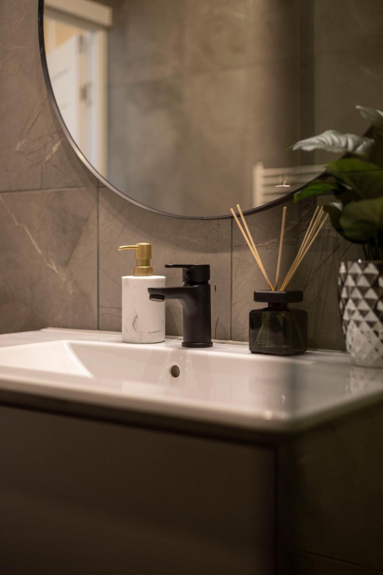 Luxury & Classy Central Apartment With 3Bedrm, 2Bathrm 부다페스트 외부 사진