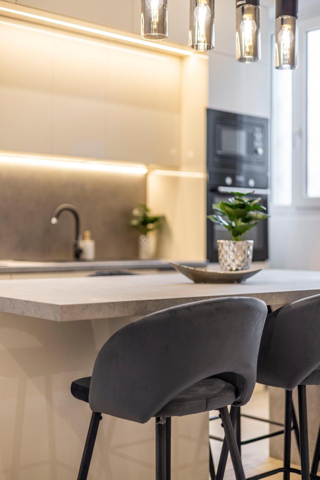 Luxury & Classy Central Apartment With 3Bedrm, 2Bathrm 부다페스트 외부 사진