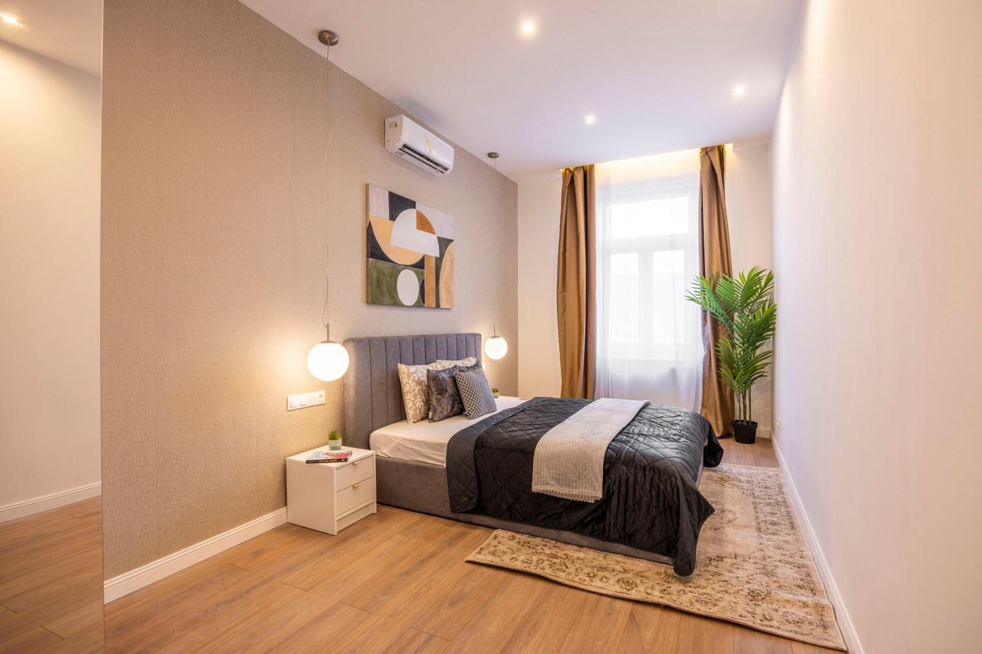 Luxury & Classy Central Apartment With 3Bedrm, 2Bathrm 부다페스트 외부 사진